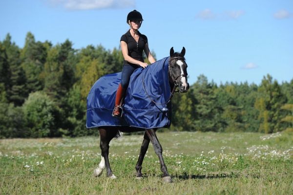 Bucas Rain Protector - Regenschutz für das gesattelte Pferd
